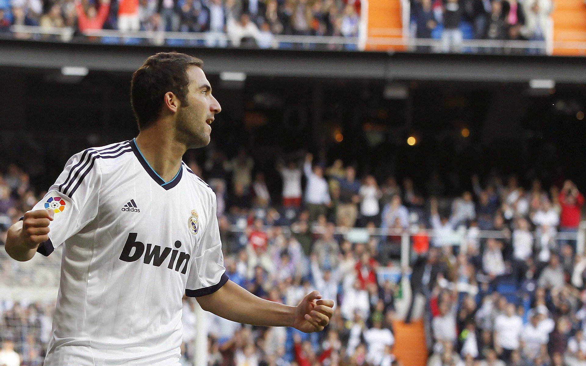 爱游戏在线登录-“德甲领头羊战火重燃，压力与日俱增”，德甲阵营